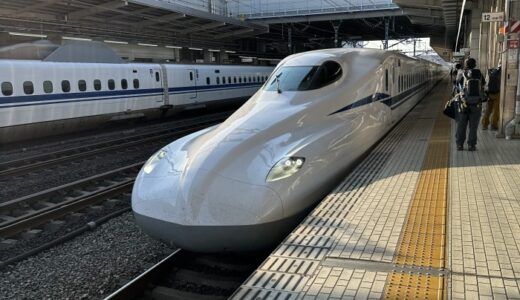 新幹線と浜松サービスエリア
